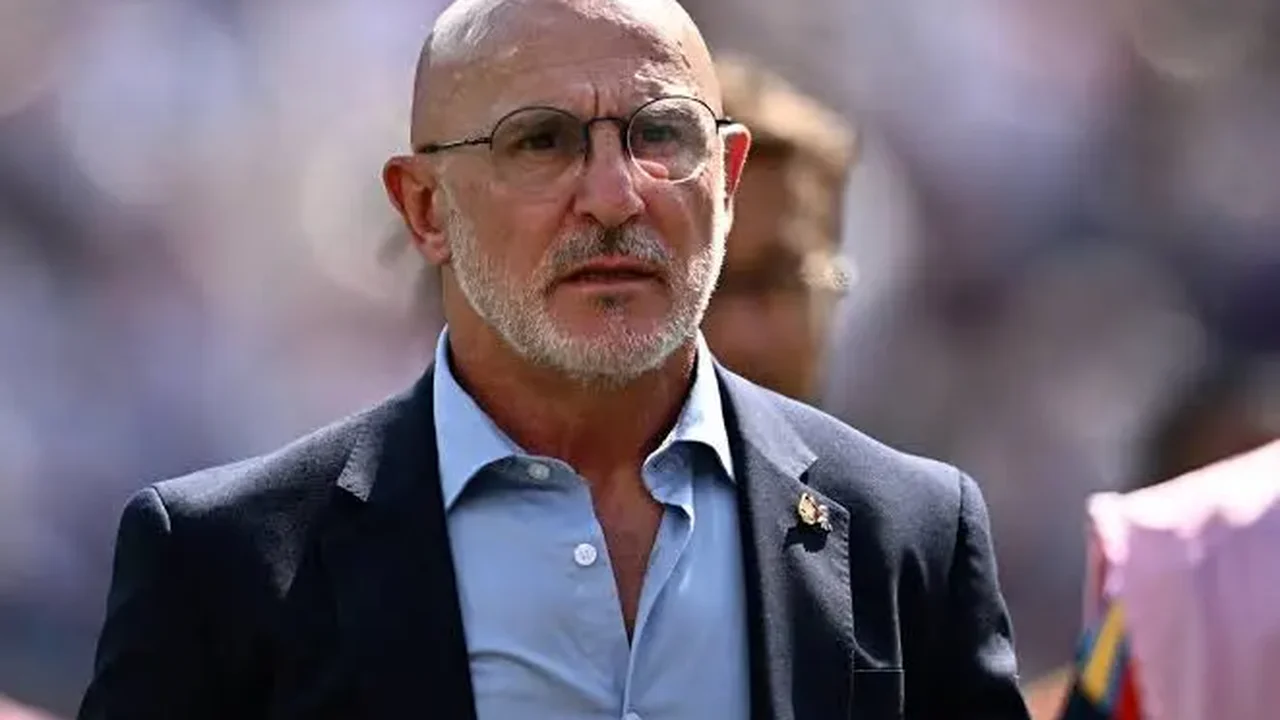Campeão mundial, De la Fuente amplia contrato com a Espanha até Copa 'caseira' de 2030, diz TV