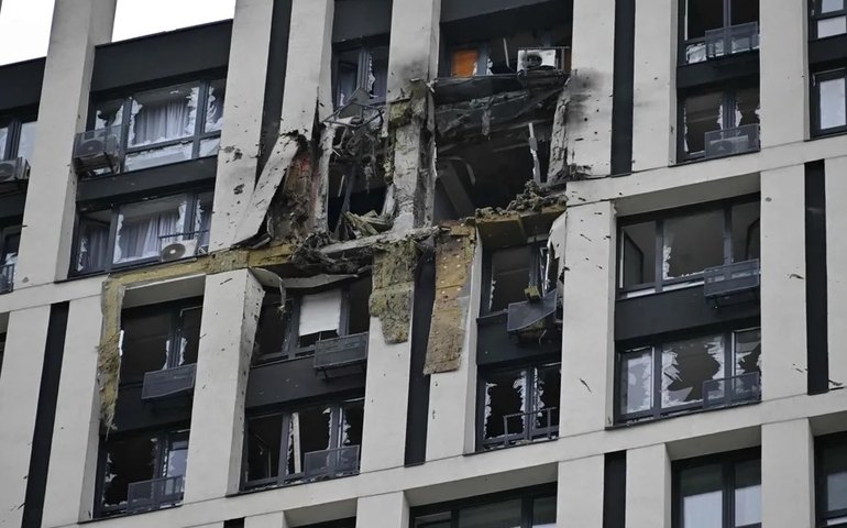 Rússia faz novo ataque de drones contra Kiev; e Ucrânia reivindica ataques contra Moscou