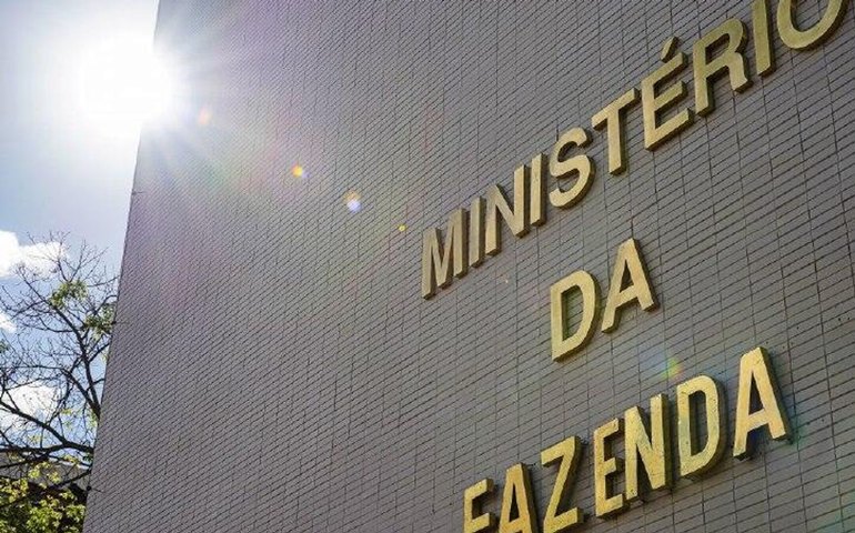 Tesouro lança intervenção recorde para conter disparada dos juros em meio à crise no Irã