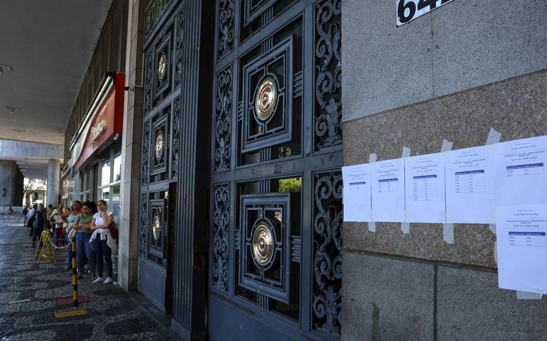 Portões nos locais de prova do CNU 2025 são fechados