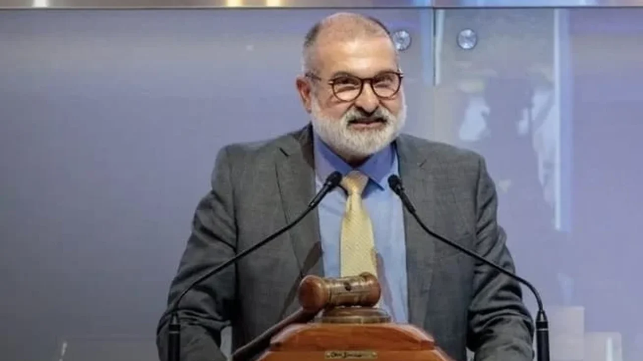 Ministro de Lula rebate ataque de JHC, apresenta números e devolve críticas com caso do Banco Master
