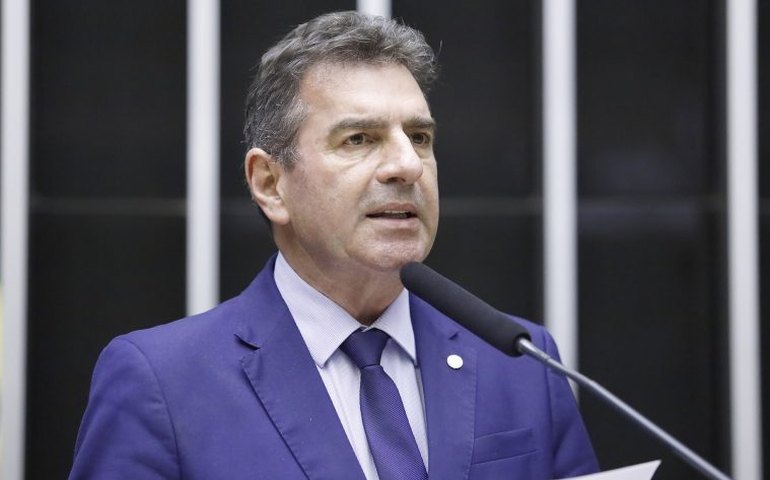 Comissão aprova instalação e conservação de equipamentos coletivos como diretriz da política urbana