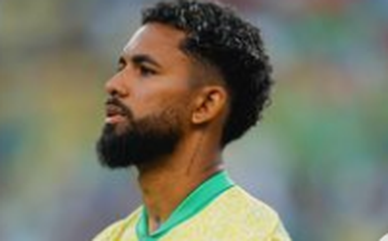 Com a seleção brasileira na Copa América, Douglas Luiz é anunciado na Juventus