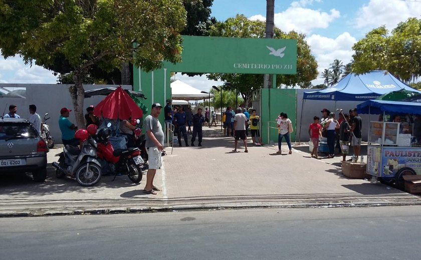 Trânsito em frente ao Cemitério Pio XII será interditado no dia de Finados em Arapiraca
