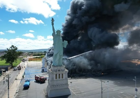 Loja Havan é destruída por grande incêndio na Bahia