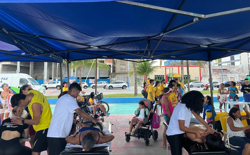 UNINASSAU leva fisioterapia ao Praia Acessível