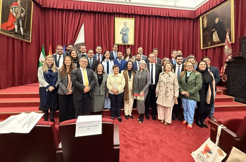 Seduc marca presença em seminário internacional sobre gestão e inovação na Espanha