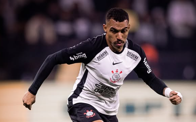 Matheuzinho celebra assistência e jogada surpresa em gol do Corinthians: 'Não foi ensaiada'