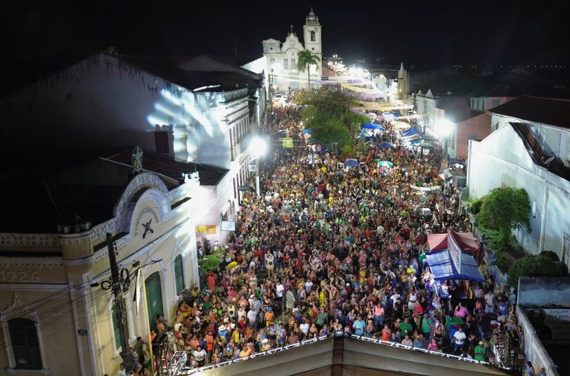 Consórcio do Alto Sertão segue decisão de prefeitos e fixa teto para cachês