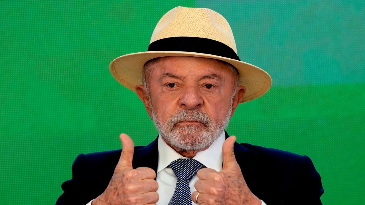 Lula está 5 pontos percentuais à frente de Flávio Bolsonaro em 2º turno, aponta Datafolha