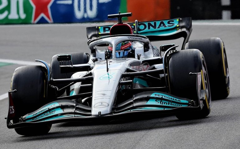 Russell elogia Mercedes após pole no GP da Inglaterra: 'Ganhou vida na qualificação'