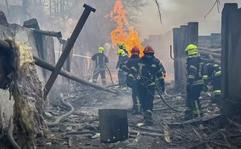 Bombardeio russo deixa mais de 1 milhão de ucranianos sem energia