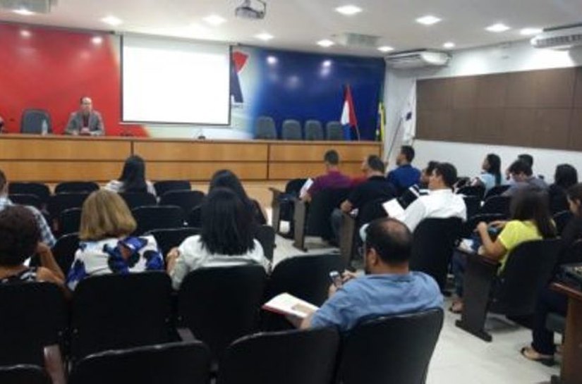 AMA capacita mais de 250 servidores em parceria com Escola de Contas