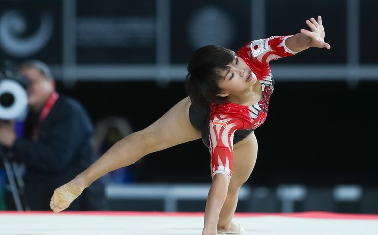Seleção masculina do Japão vence Mundial de ginástica; Brasil define equipe para final feminina