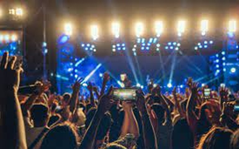 R.E.M faz apresentação surpresa após 16 anos; relembre shows no Brasil