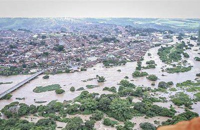 Mais 1.166 famílias receberam hoje a primeira parcela do Auxílio-Chuvas do Estado