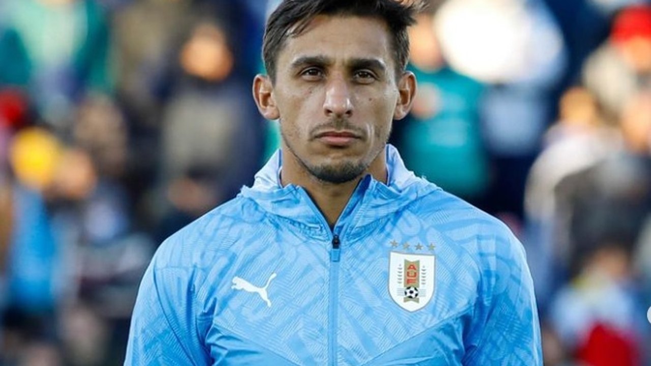 Botafogo oficializa a contratação do lateral-direito uruguaio Damián Suárez