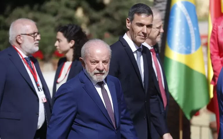 Lula cita Partido Comunista Italiano para defender modernização na esquerda