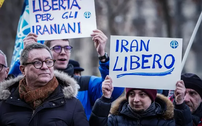 Governo do Irã ameaça manifestantes com pena de morte