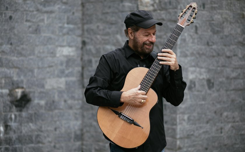 João Bosco celebra seus mais de 50 anos de música com show solo em Maceió