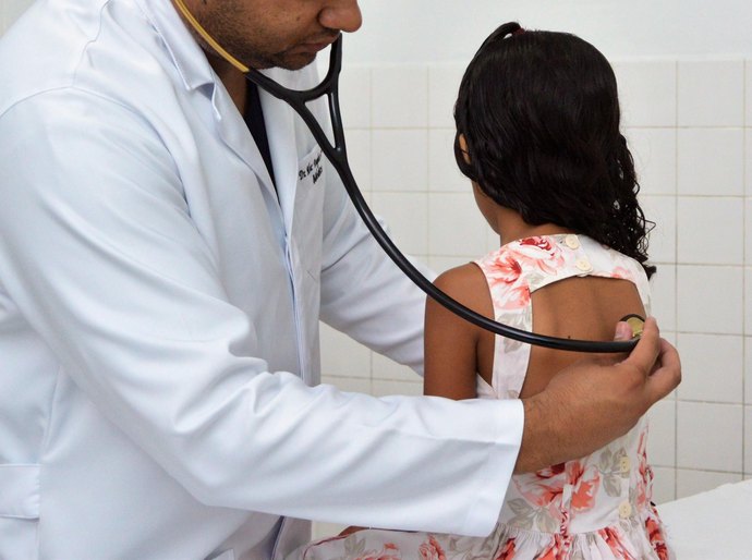 Meningite meningocócica: saiba o que é a doença e como prevenir