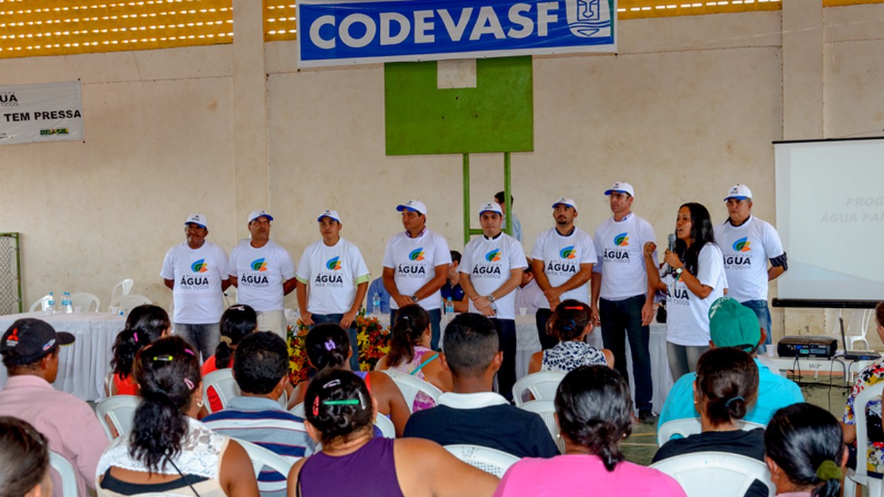 Mais de mil pessoas prestigiam lançamento do Programa Água para Todos em Limoeiro de Anadia