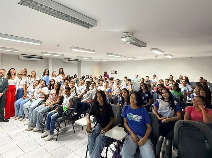 Palestra com participação de 80 estudantes encerra a “Jornada Antibullying” do PCJE