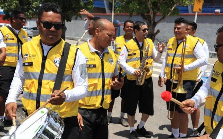 Banda do Ronda leva muito frevo à orla marítima de Maceió