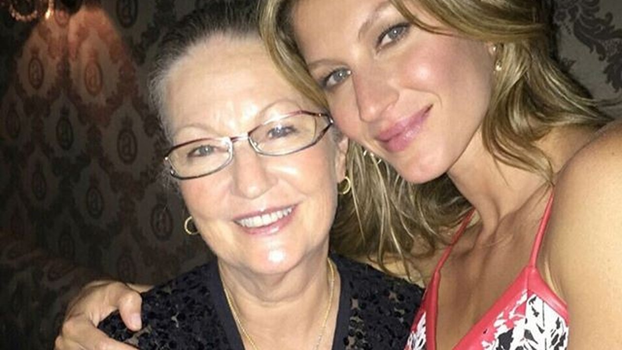 Gisele Bündchen e a mãe estrelam capa de revista