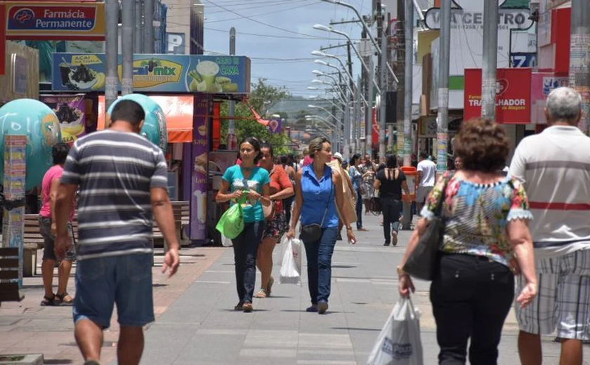 Comércio do Centro de Maceió funciona no São João, mas fecha no próximo domingo (30)
