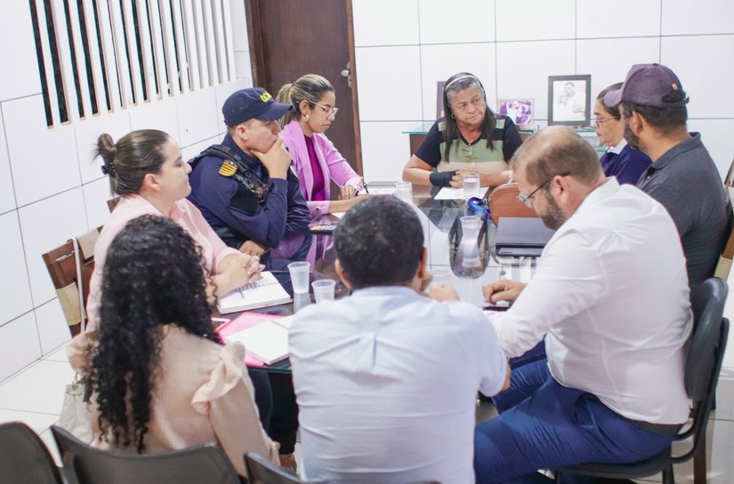Prefeita Tia Júlia se reúne com secretários municipais e Guarda para alinhar últimos detalhes da Romaria de Frei Damião