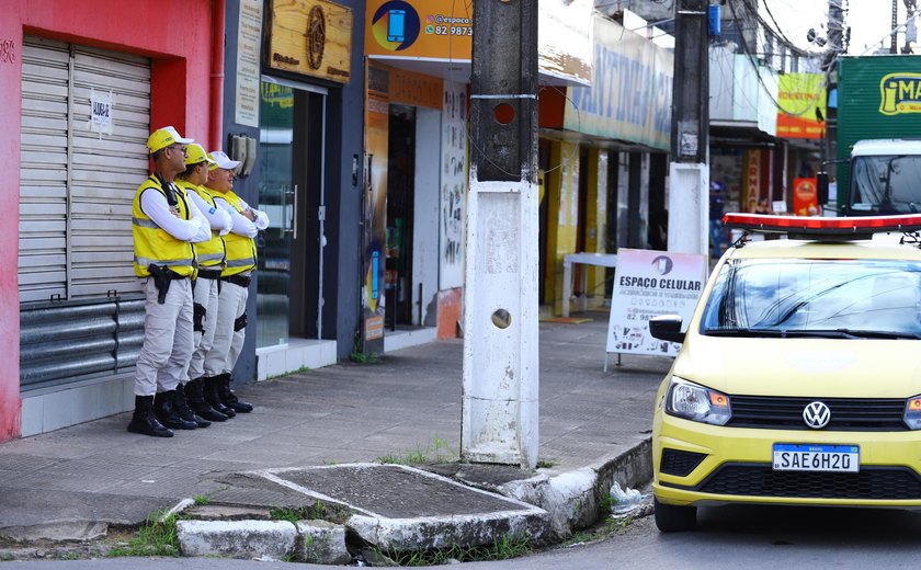 Agentes do Ronda no Bairro atuam em flagrante de furto no Benedito Bentes