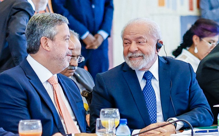 Bancadas da Câmara apoiam Lira por reforma administrativa