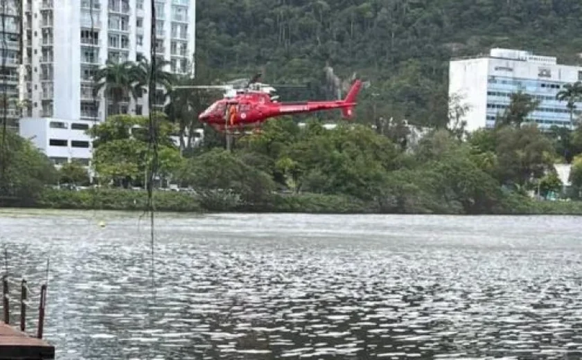 Helicóptero cai com cinco pessoas na Lagoa Rodrigo de Freitas