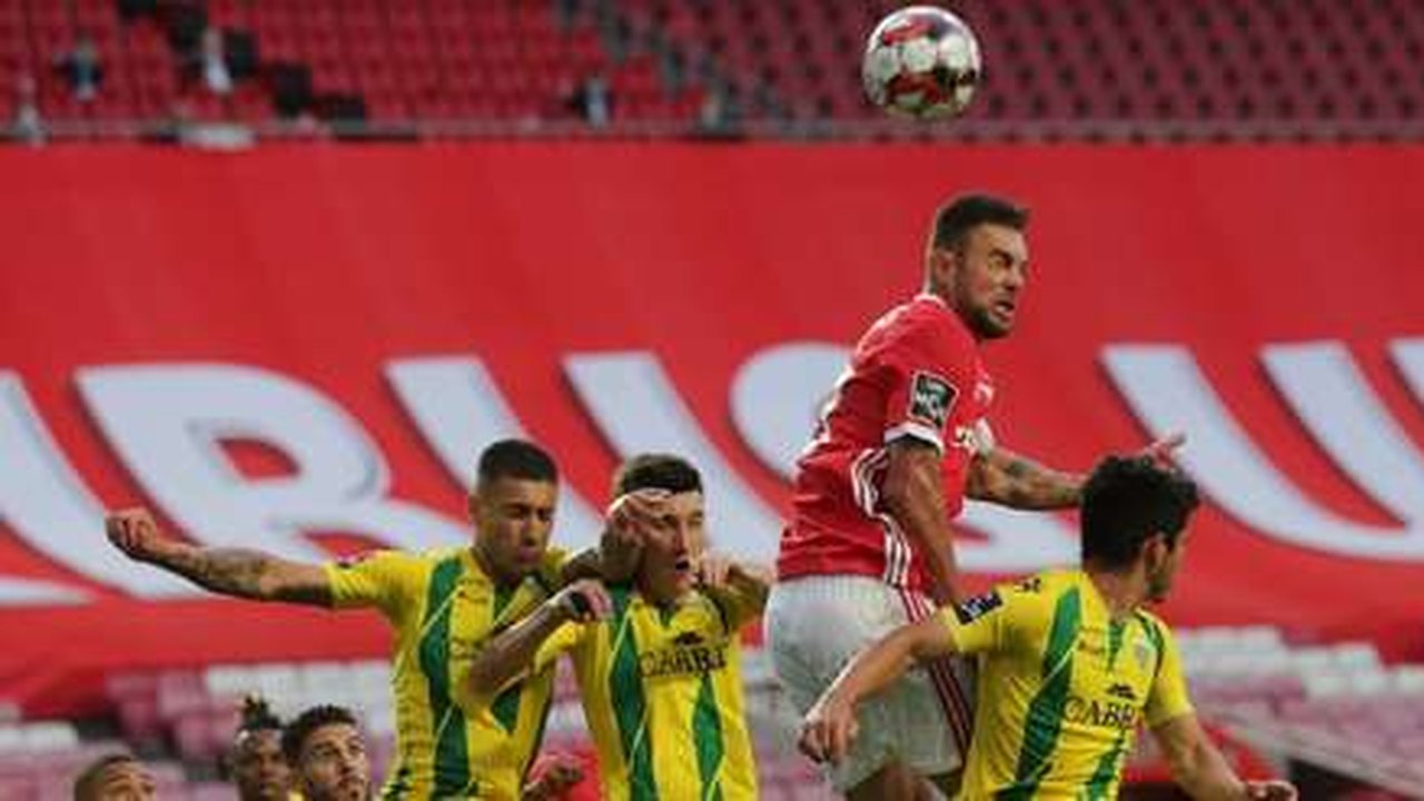 Benfica só empata com o Tondela e deixa de assumir liderança isolada do Português