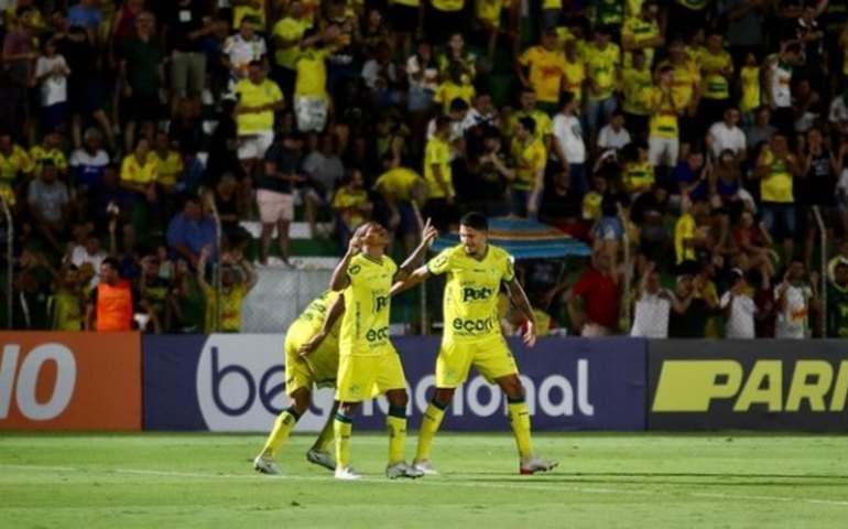 Mirassol derruba série invicta do São Bernardo, goleia e desencanta no Paulistão