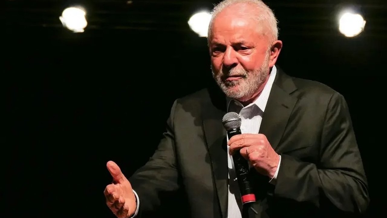 Lula anuncia reunião ministerial na próxima semana e outra com governadores