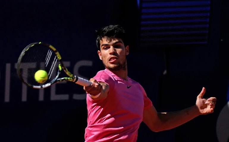 Alcaraz alcança 100ª vitória e avança em Indian Wells: ‘Estou orgulhoso’