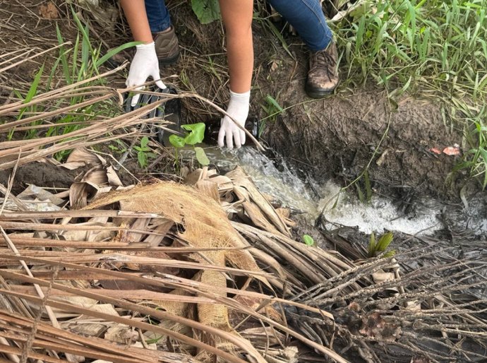 Semurb autua empreendimento hoteleiro em Ipioca por lançamento irregular de efluentes no Riacho das Lanchas