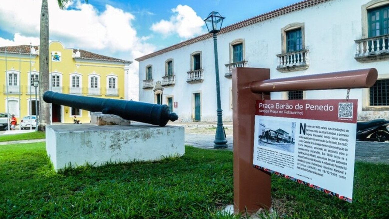 Prefeitura de Penedo instala novas placas informativas no Centro Histórico