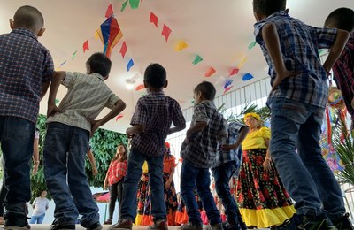 Crianças da Unidade de Acolhimento Rubens Colaço ganham festa junina