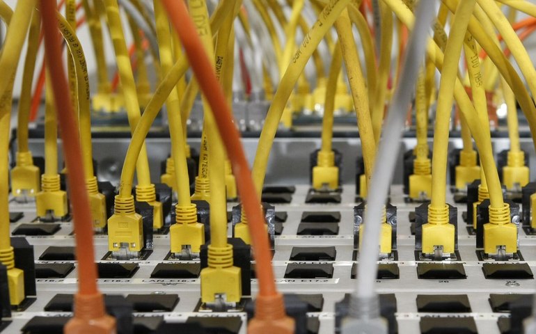 Internet de alta velocidade chega a 93% dos domicílios brasileiros; cobertura cresce 63% em dez anos