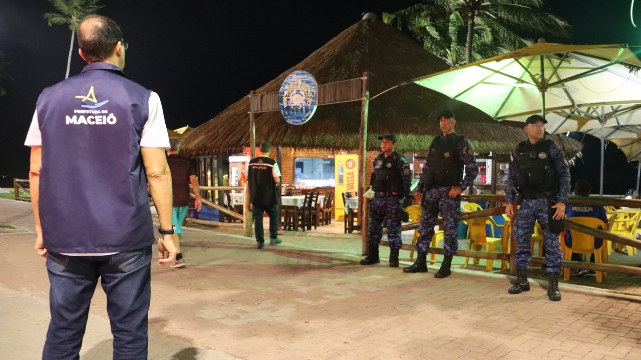 Segurança Cidadã notifica bares e restaurantes da orla marítima de Maceió
