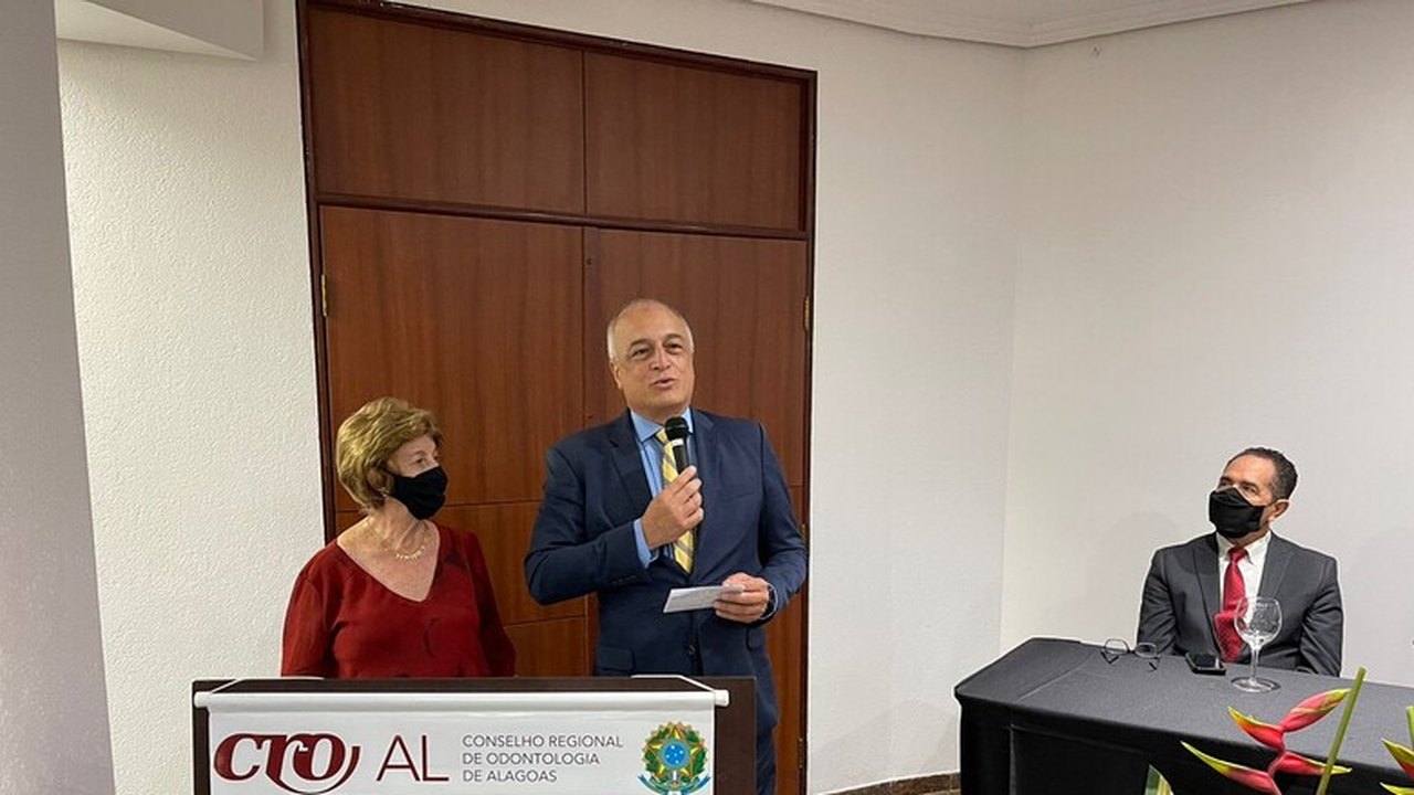 Conselho Regional de Odontologia concede título de honra ao mérito ao deputado estadual Galba Novaes