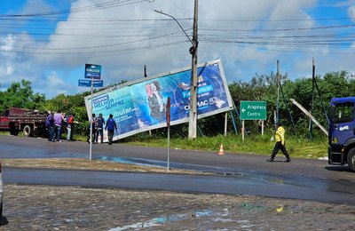 Arapiraca avança pra 3ª fase do processo de readequação e remoção de outdoors