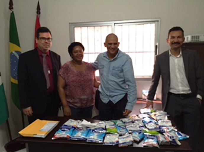 OAB de São Miguel entrega doações de leite à creche São Miguel Arcanjo