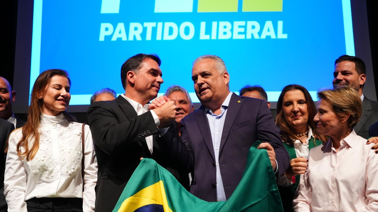 PL surpreende e lança chapa 'puro-sangue' com Flávio Bolsonaro e Alfredo Gaspar
