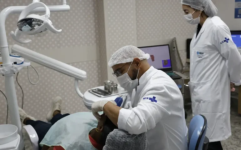 Comissão do Senado aprova novo piso salarial para médicos e dentistas