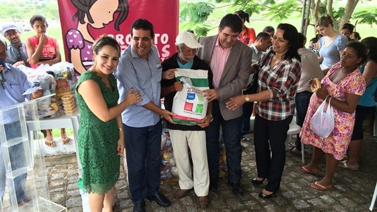 Agricultores de Inhapí e Piranhas recebem 19 mil quilos de sementes