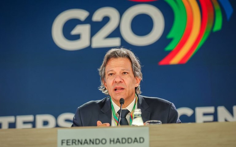 Ao lado de Campos Neto, Haddad defende fortalecimento de marco fiscal